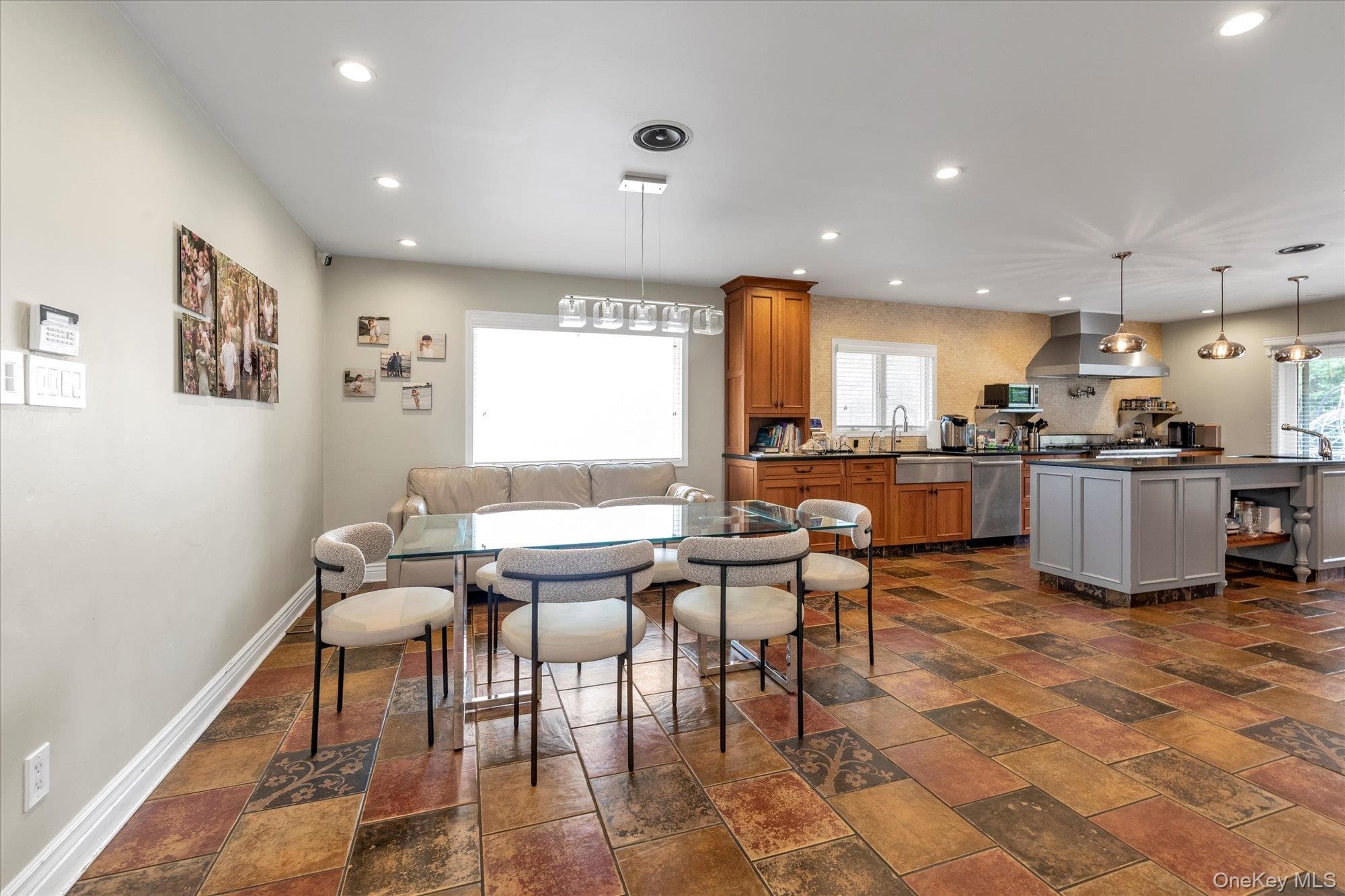636 Diane Place thumbnail 3