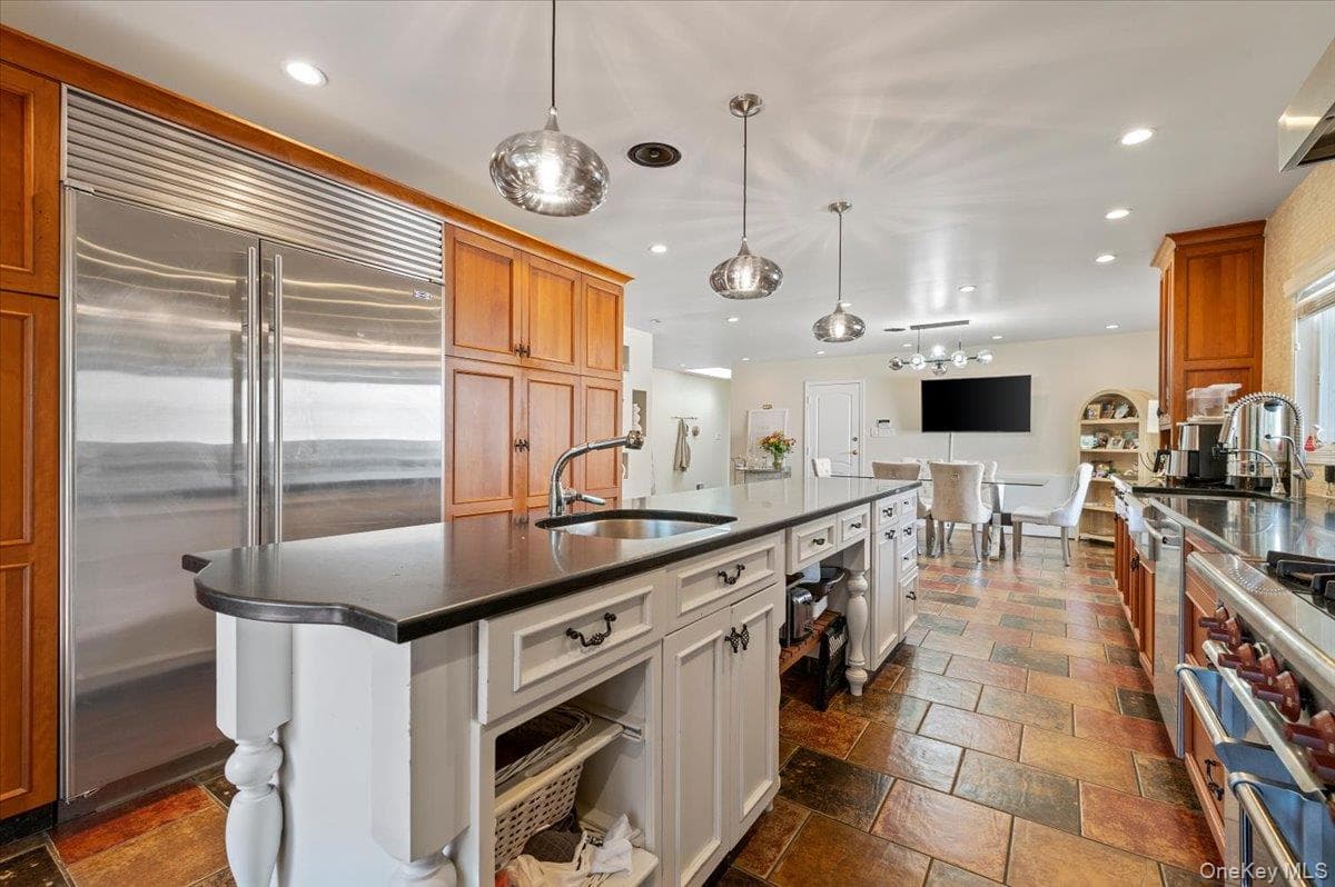 636 Diane Place thumbnail 6
