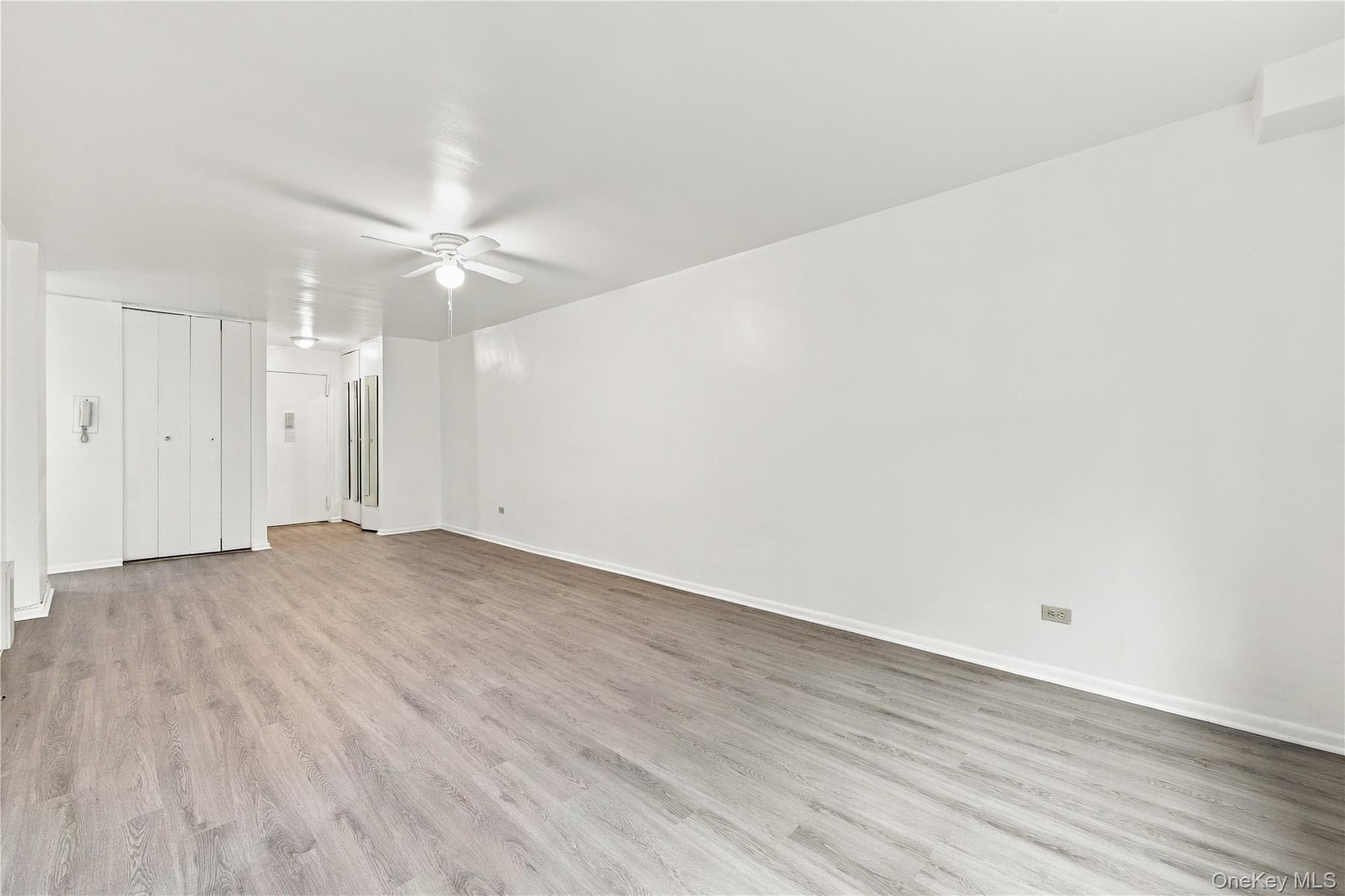 142-05 Roosevelt Avenue Unit: 206 thumbnail 11