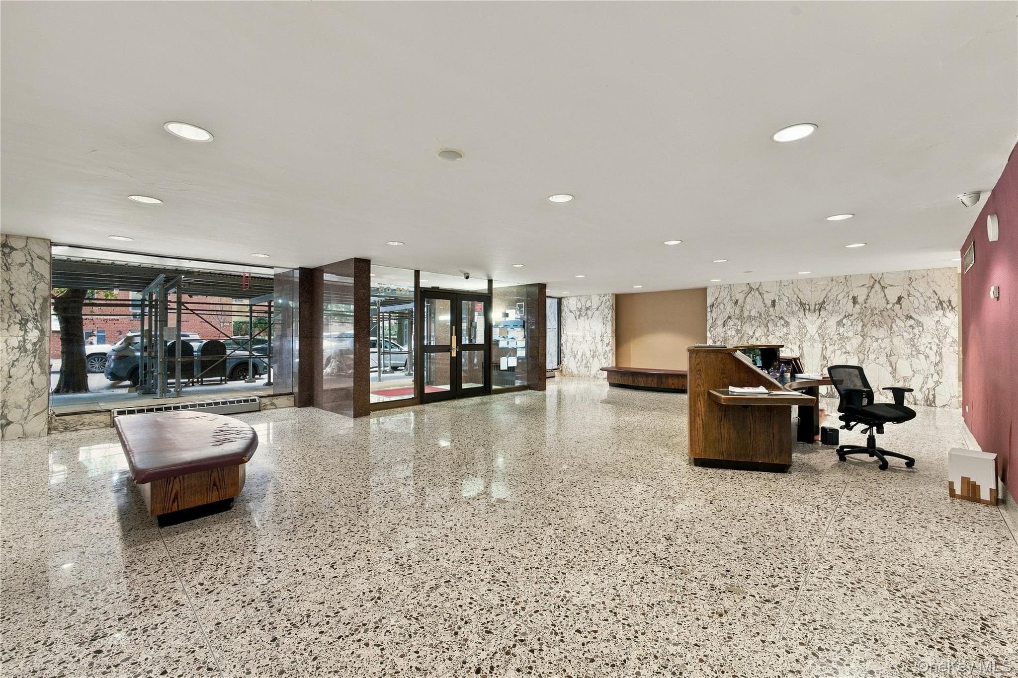142-05 Roosevelt Avenue Unit: 206 thumbnail 4