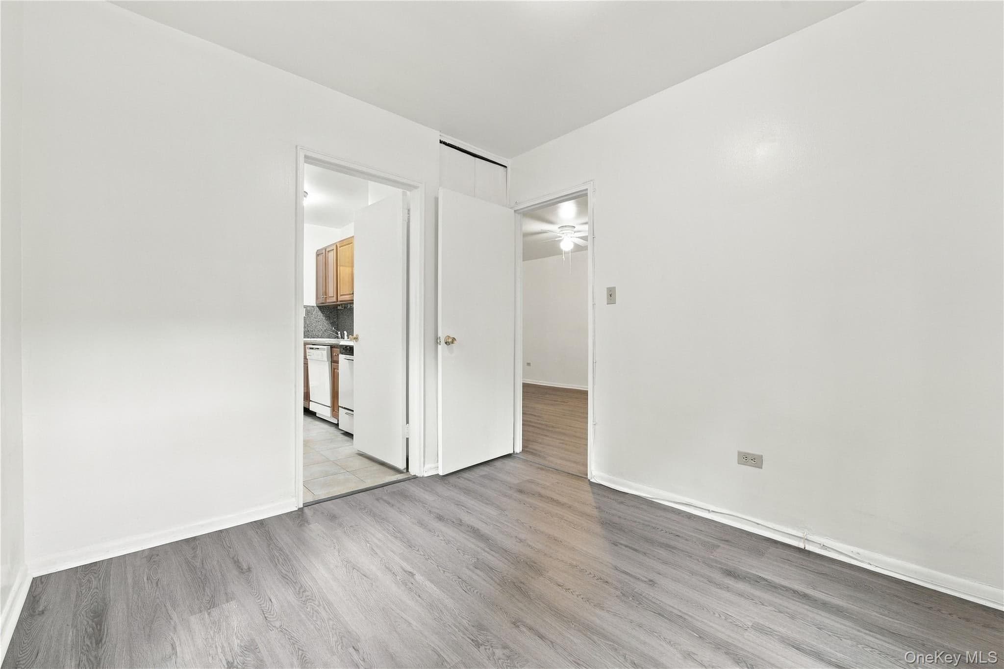 142-05 Roosevelt Avenue Unit: 206 thumbnail 16
