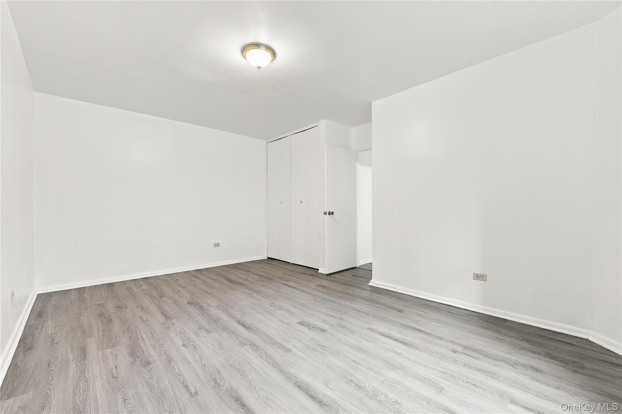 142-05 Roosevelt Avenue Unit: 206 thumbnail 23