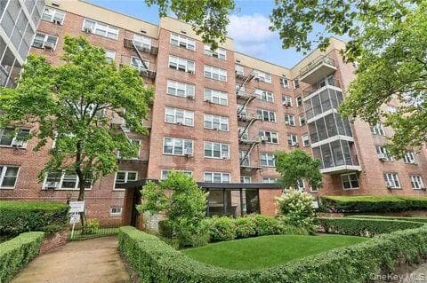 9230 56 Avenue Unit: 6C, Elmhurst