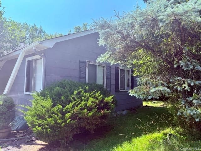 102 Hillcrest Avenue thumbnail 2