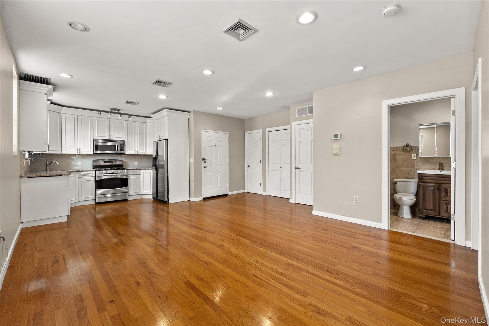 621 90th Street Unit: 5 thumbnail 4