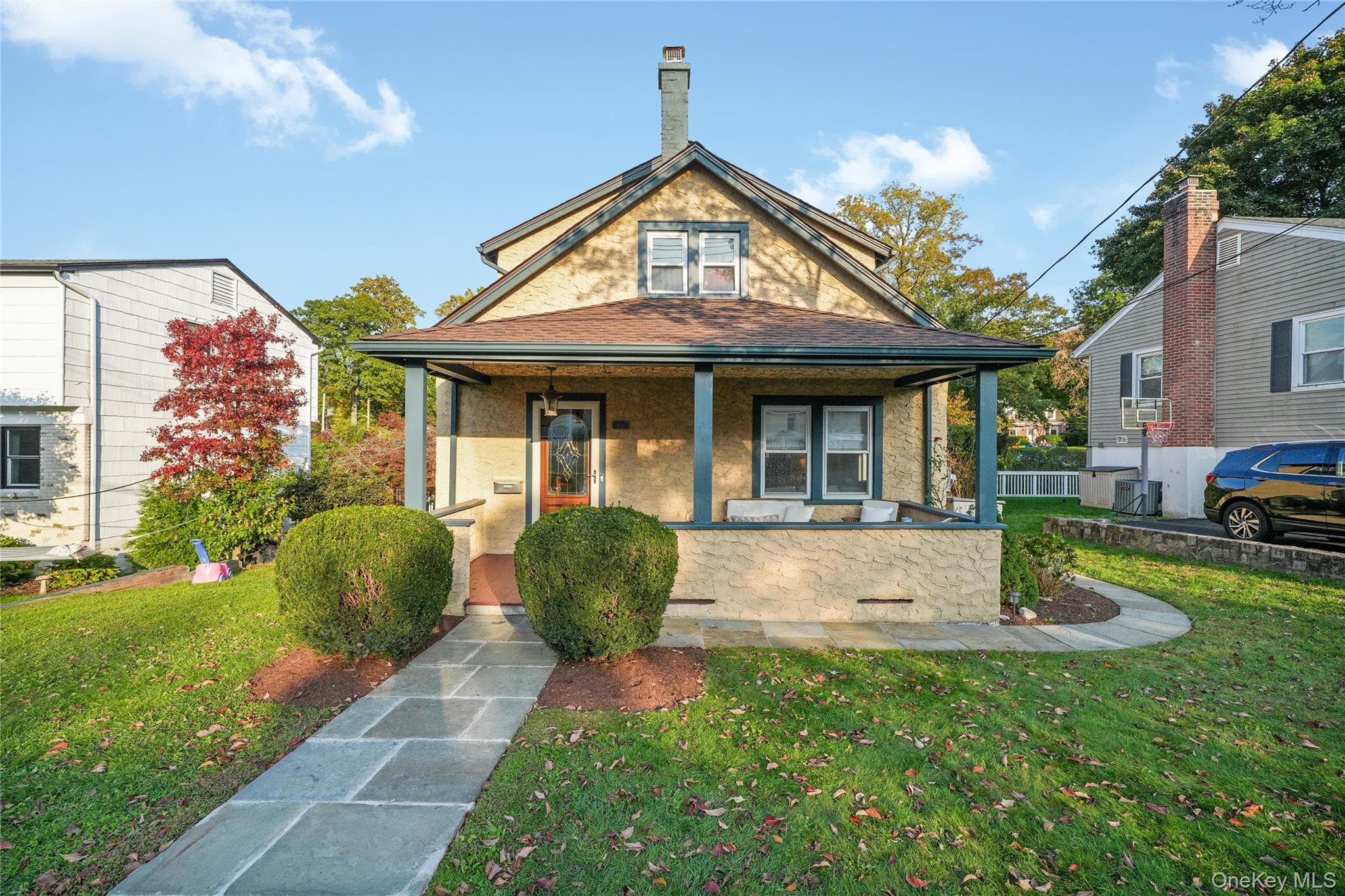 416 Willis Avenue, Hawthorne