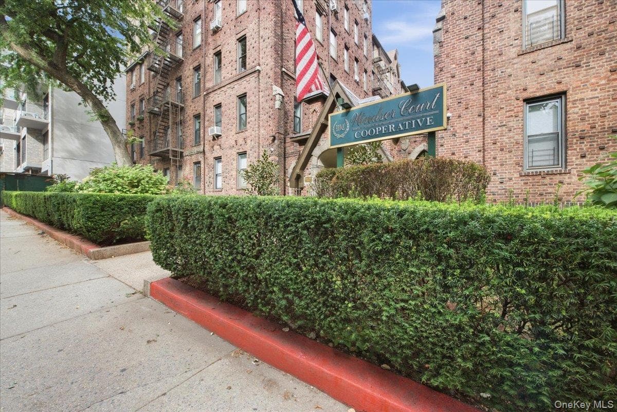 83-19 116th Street Unit: 6D, Kew Gardens
