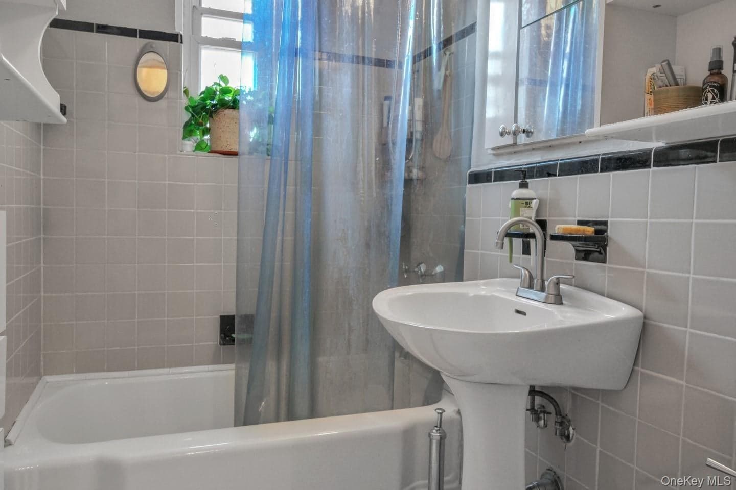 35-40 75th Street Unit: 5B thumbnail 6