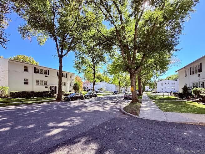 31 Avon Circle Unit: A thumbnail 7