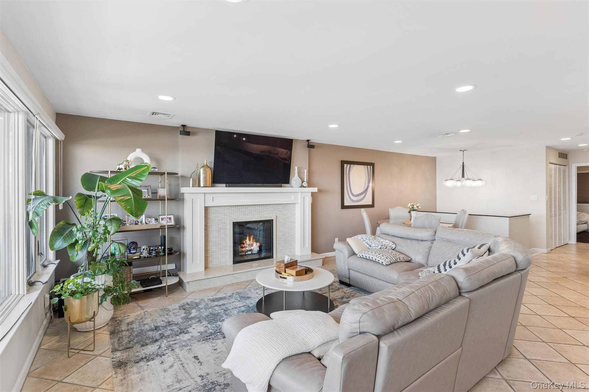 623 Oceanfront Unit: A thumbnail 5