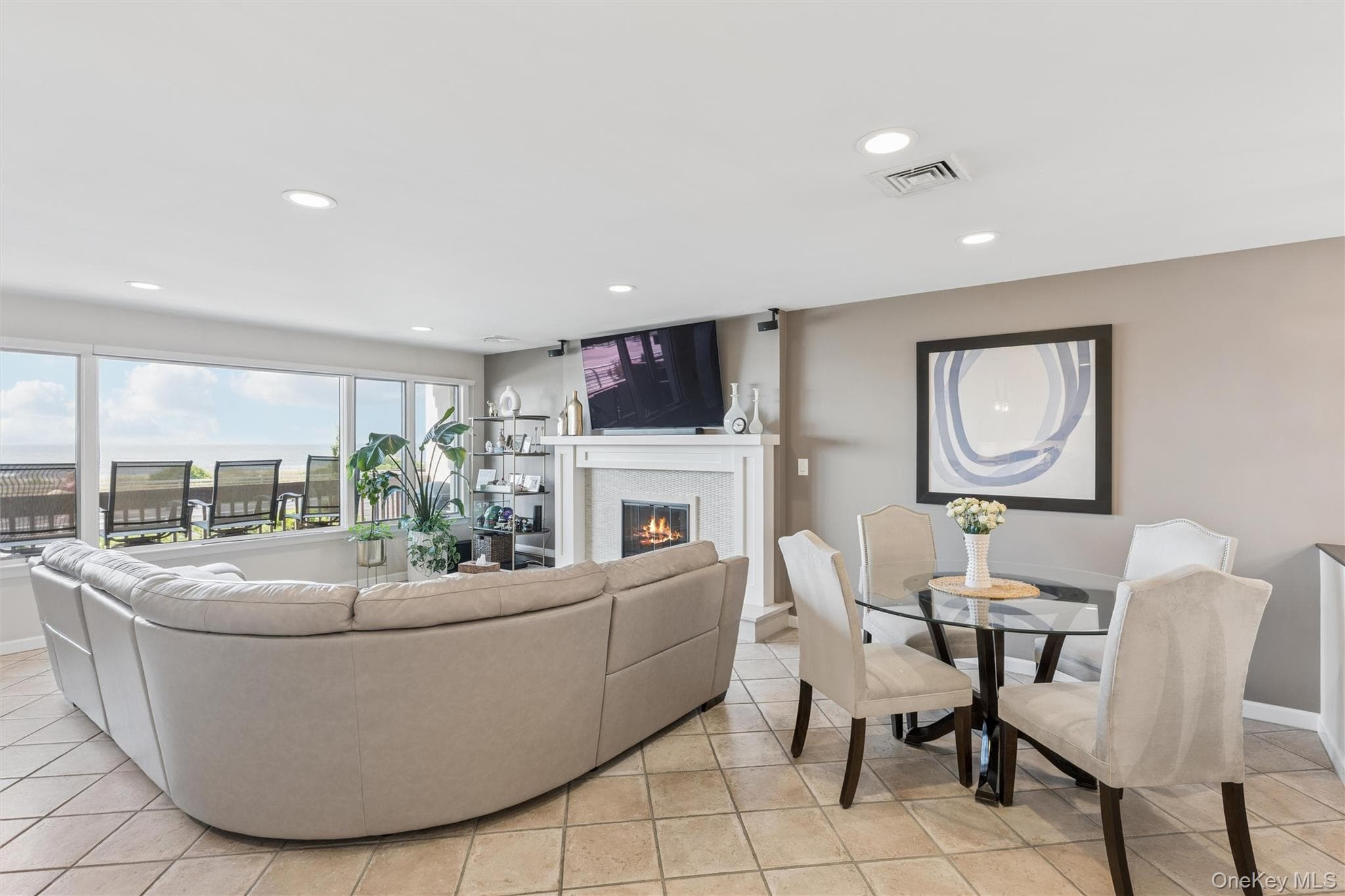 623 Oceanfront Unit: A thumbnail 4