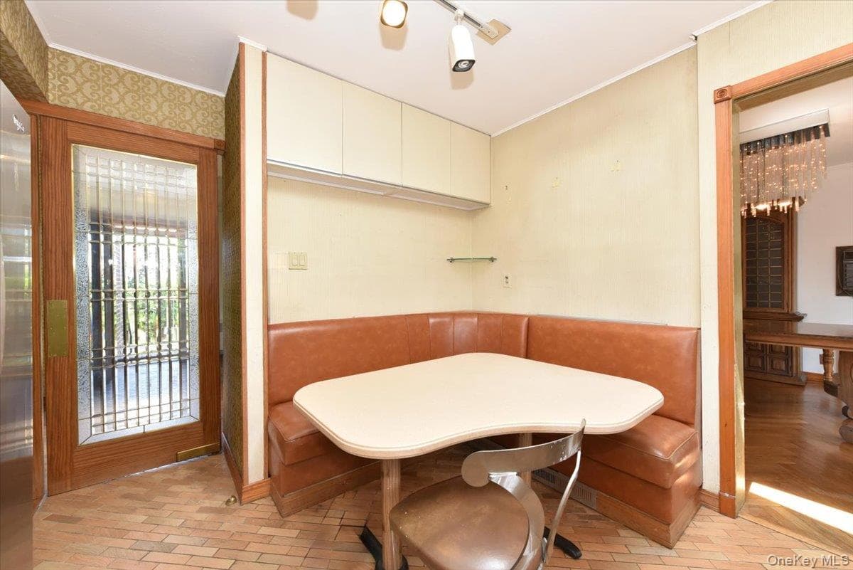 12 Leonard Road thumbnail 14