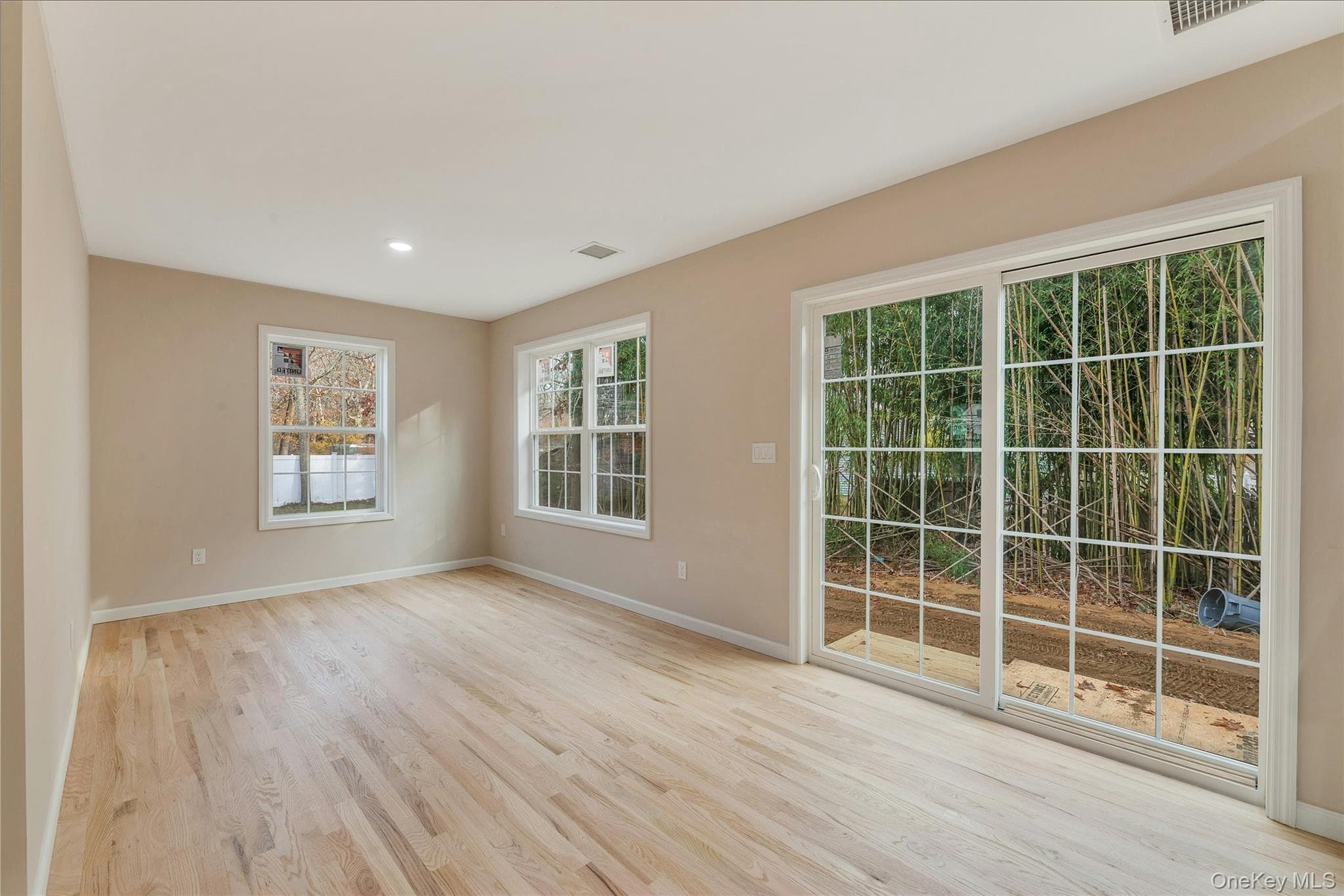 305 Commack Road thumbnail 7
