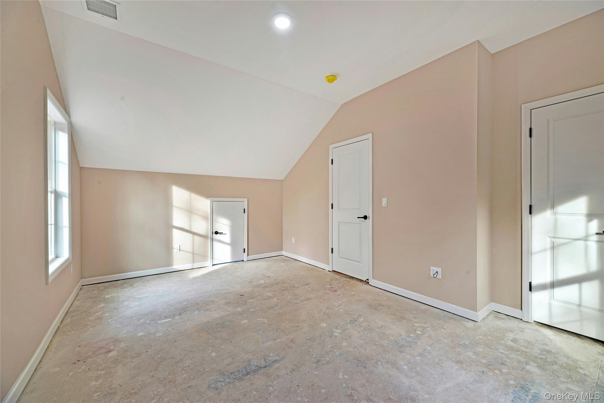 305 Commack Road thumbnail 13