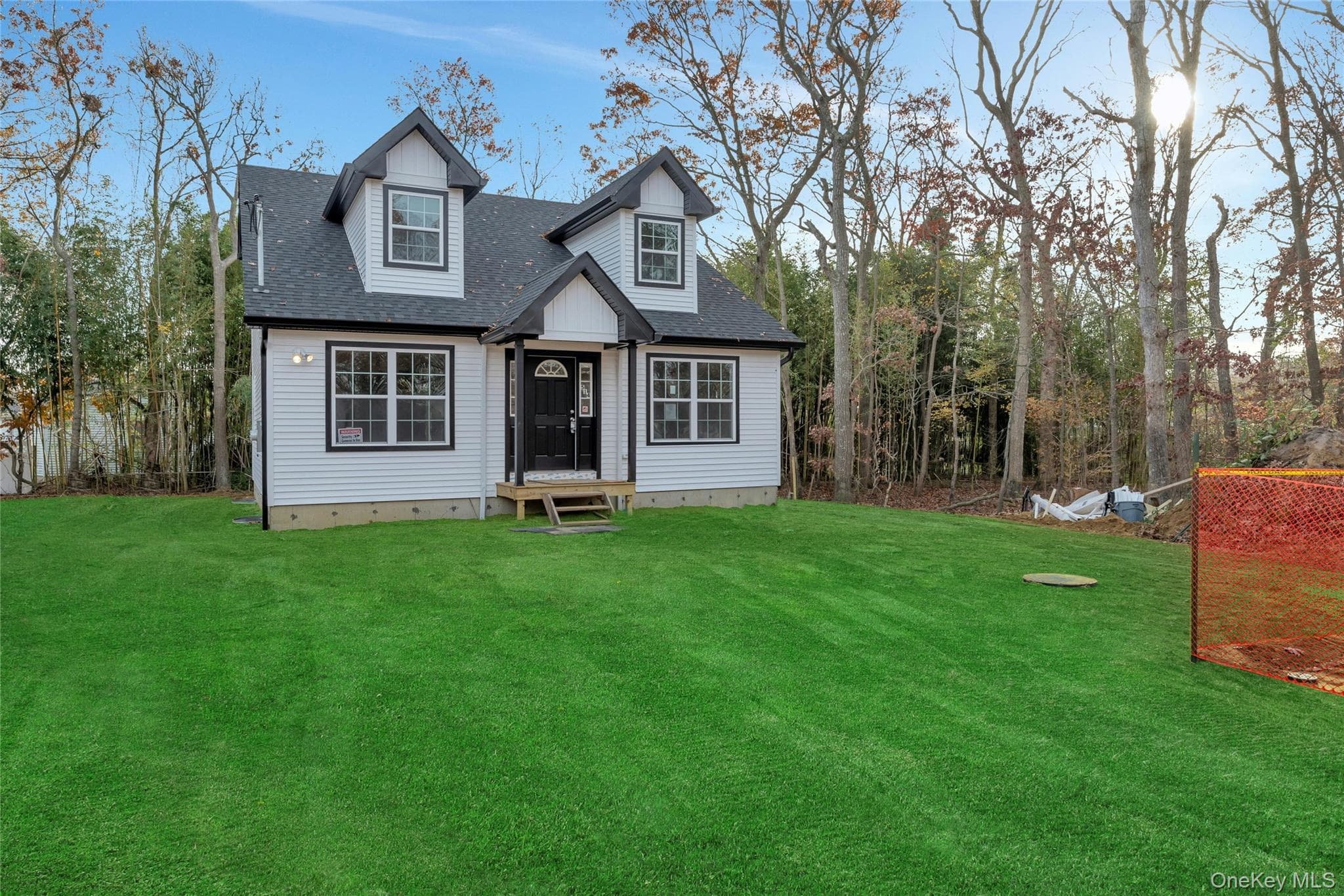 305 Commack Road thumbnail 3