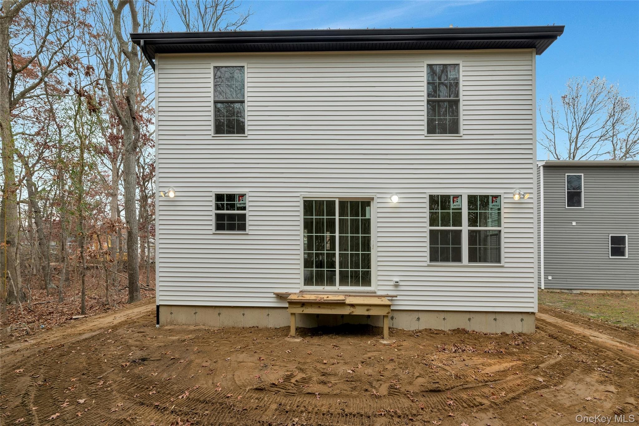 305 Commack Road thumbnail 16