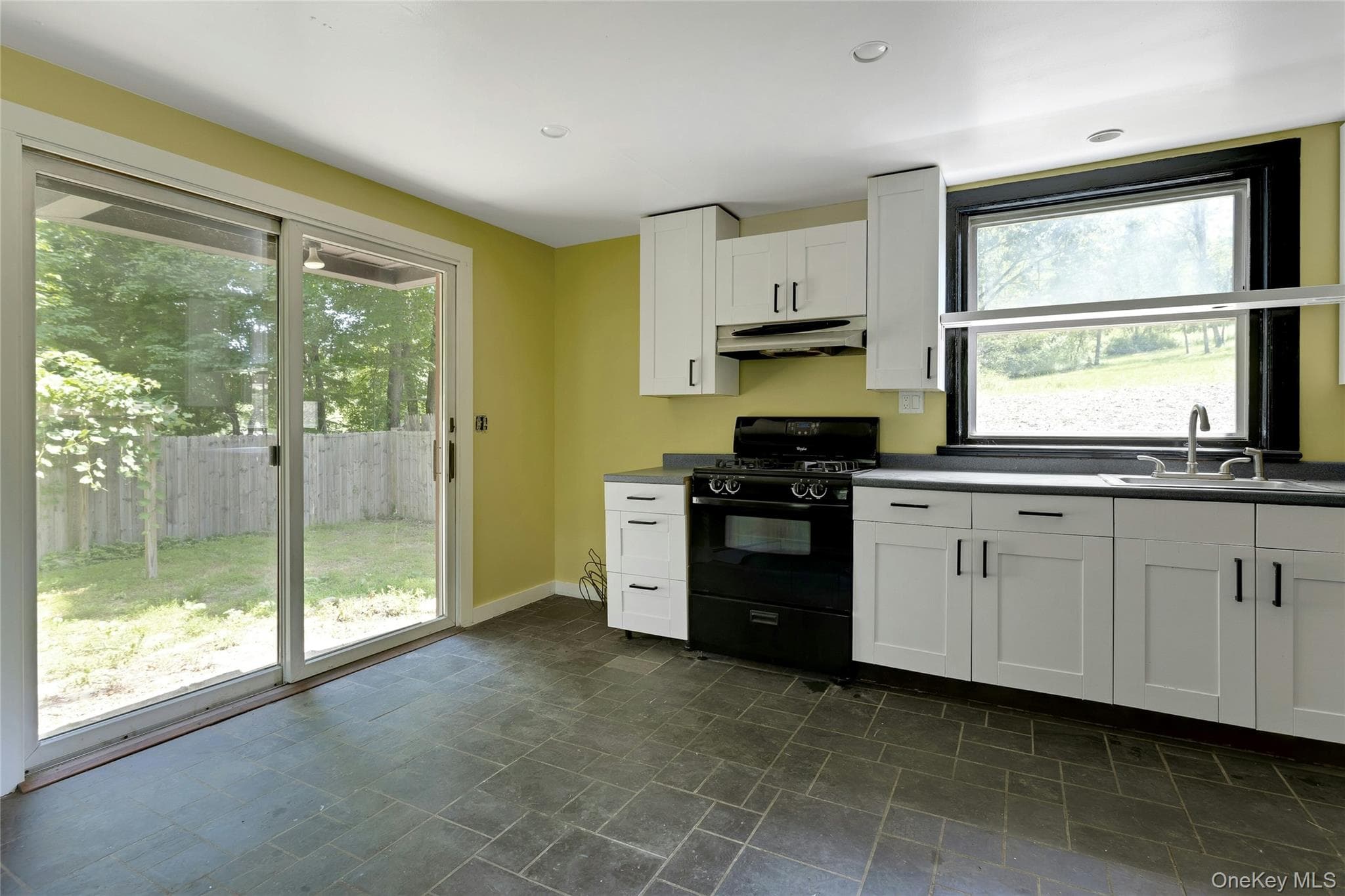 490 Peekskill Hollow Road thumbnail 22