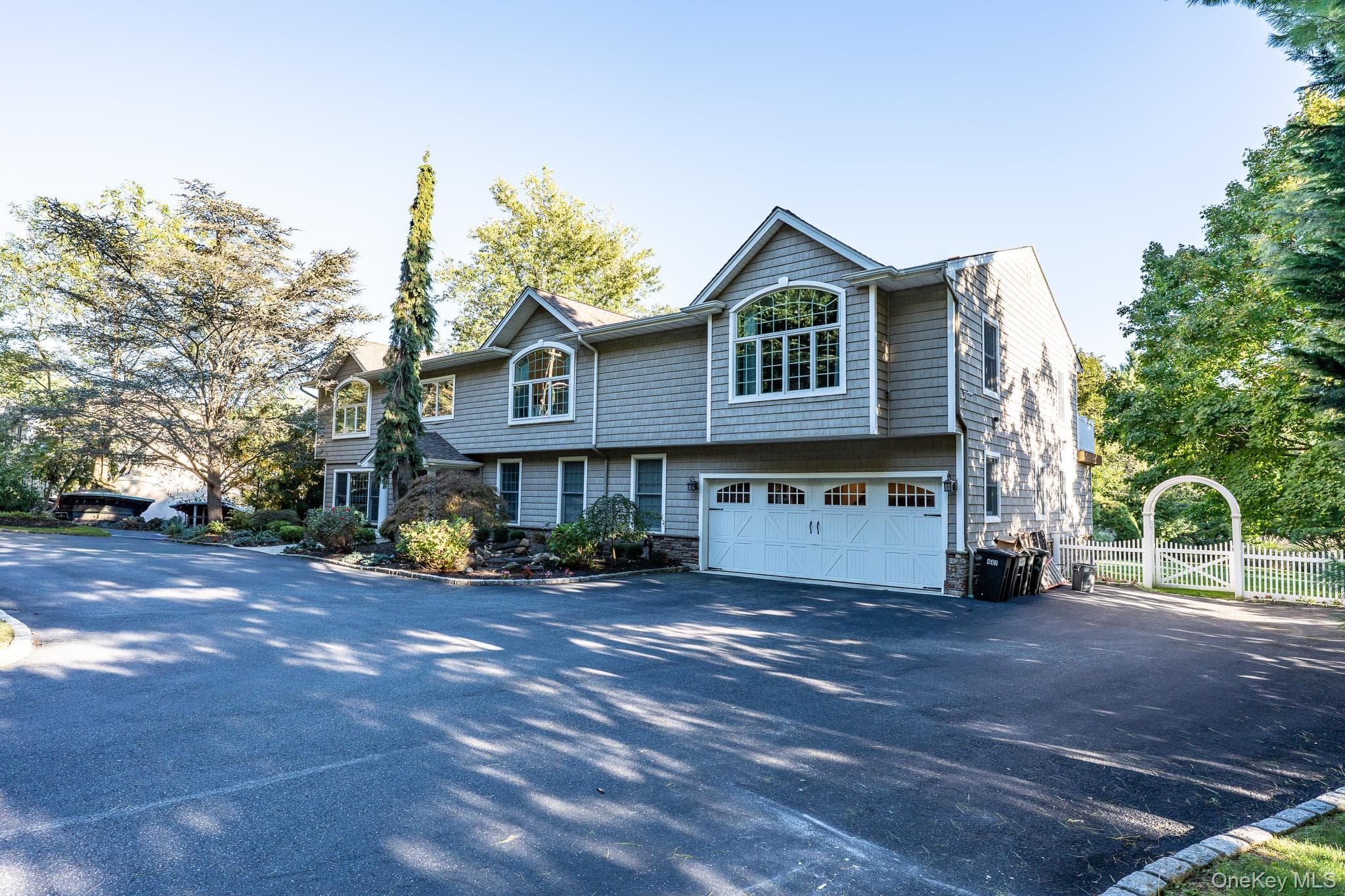 442 Wolf Hill Road, Dix Hills