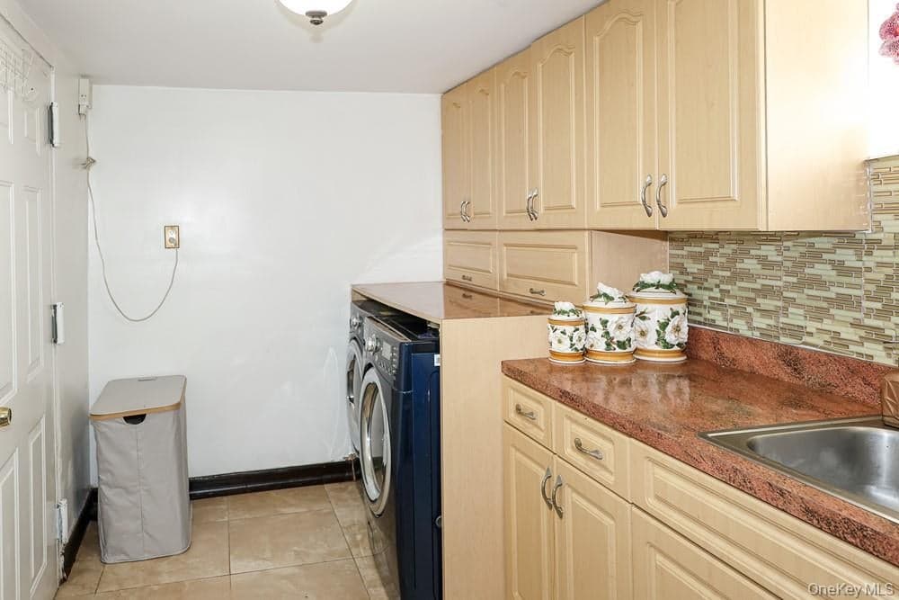 265-04 79th Avenue thumbnail 28