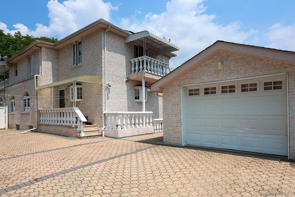 265-04 79th Avenue thumbnail 35