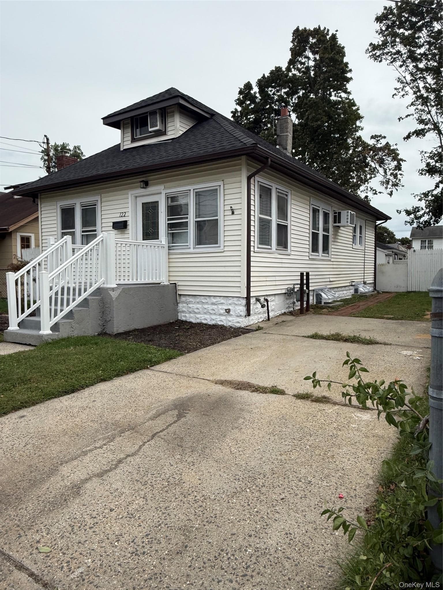 122 Dehnhoff Avenue thumbnail 2