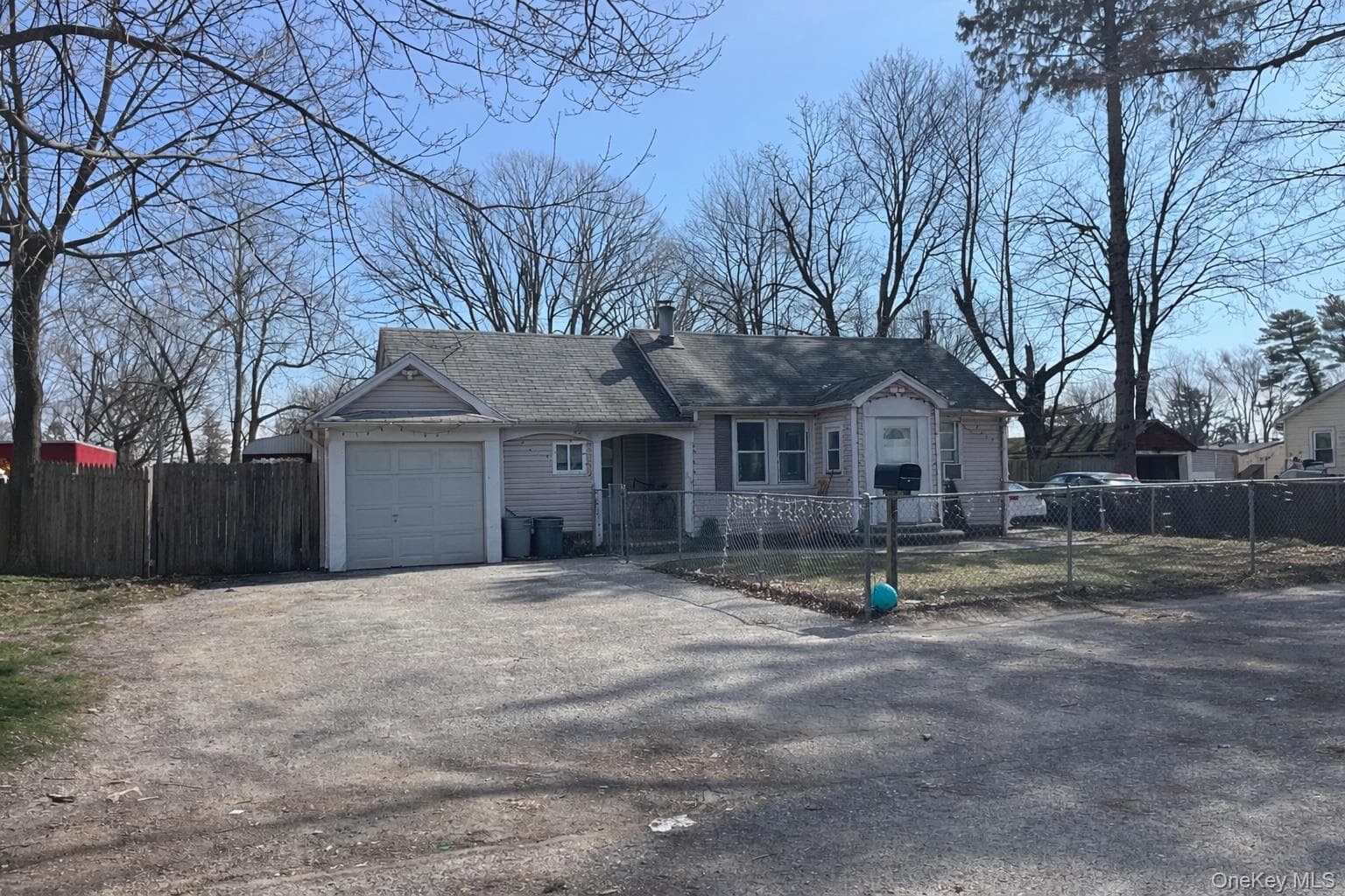 43 Grant Avenue photo 1