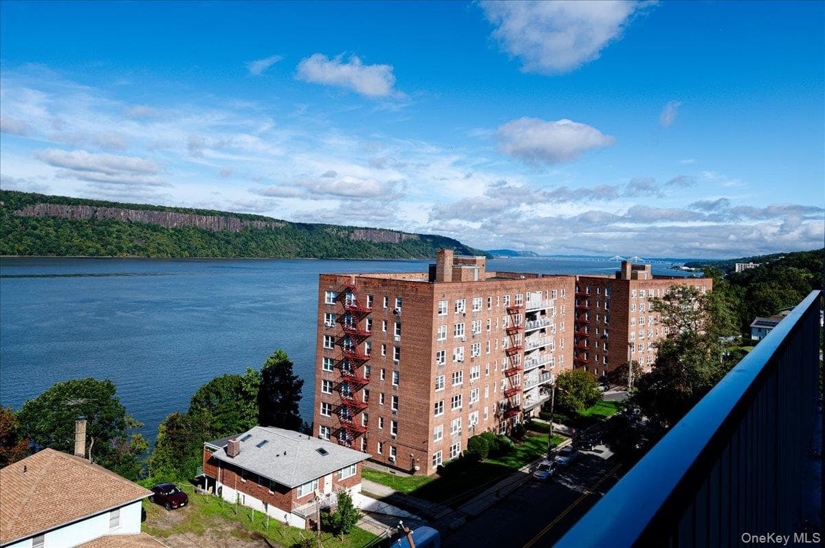 678 Warburton Avenue Unit: 7I-7J thumbnail 16