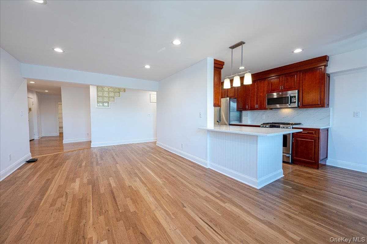 678 Warburton Avenue Unit: 7I-7J thumbnail 20