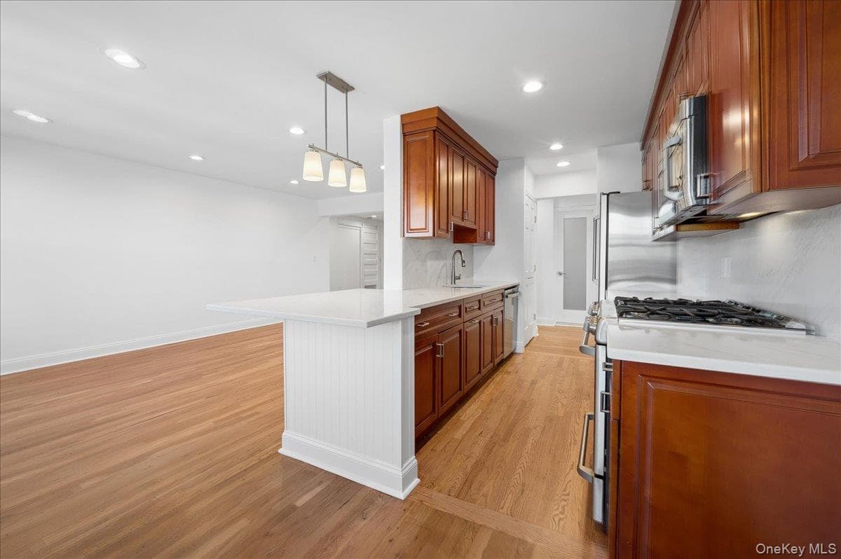678 Warburton Avenue Unit: 7I-7J thumbnail 19