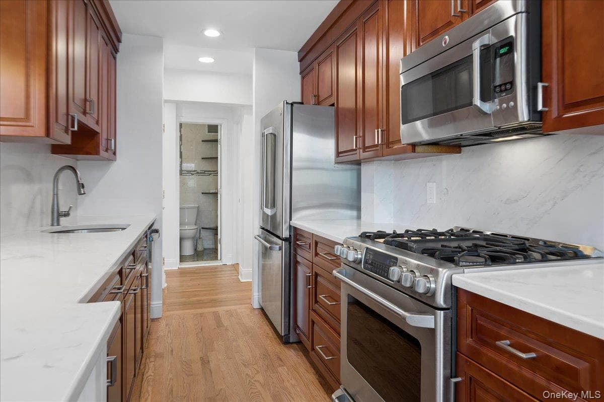 678 Warburton Avenue Unit: 7I-7J thumbnail 18