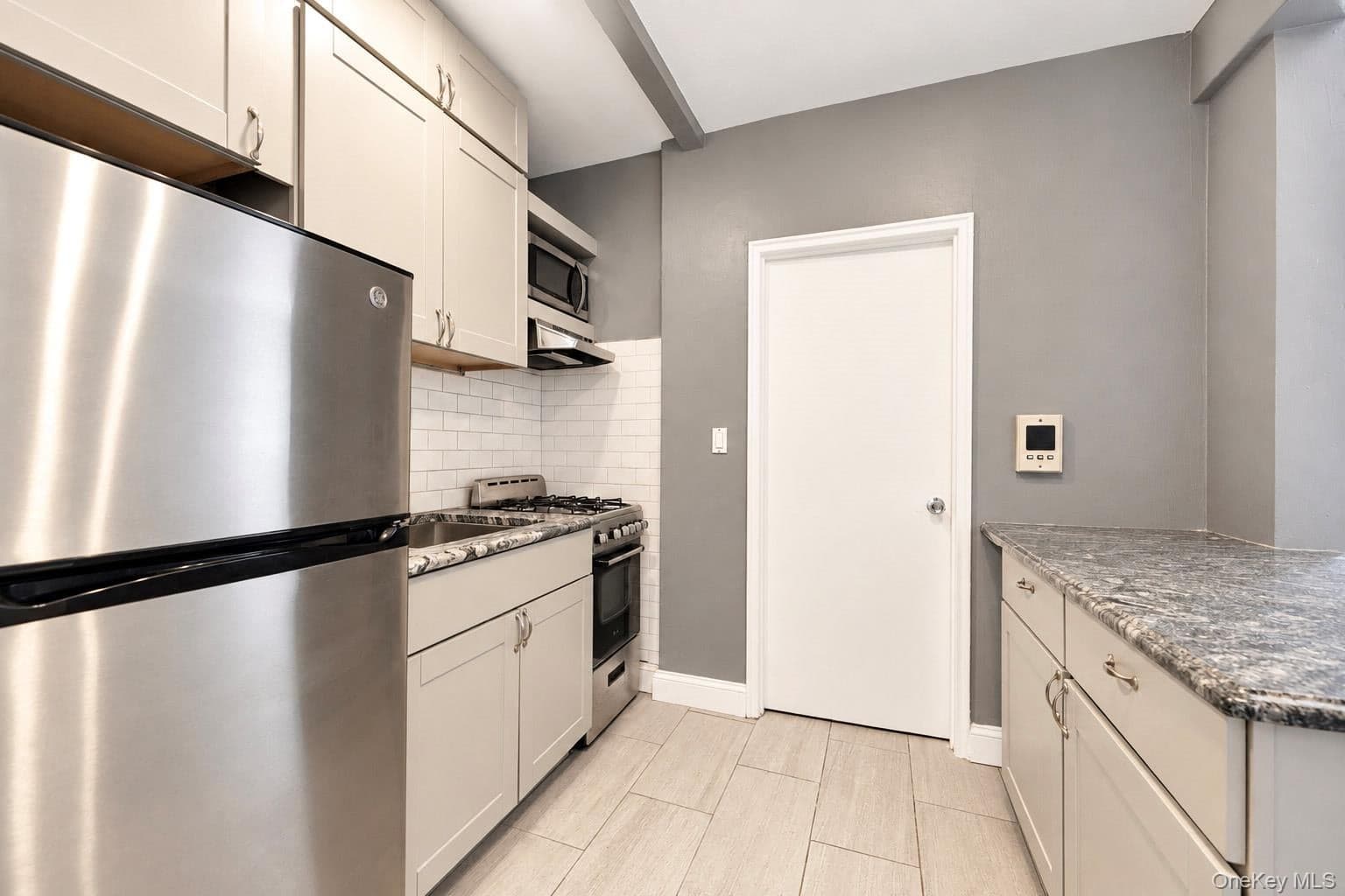 754 Bronx River Road Unit: B54 thumbnail 4