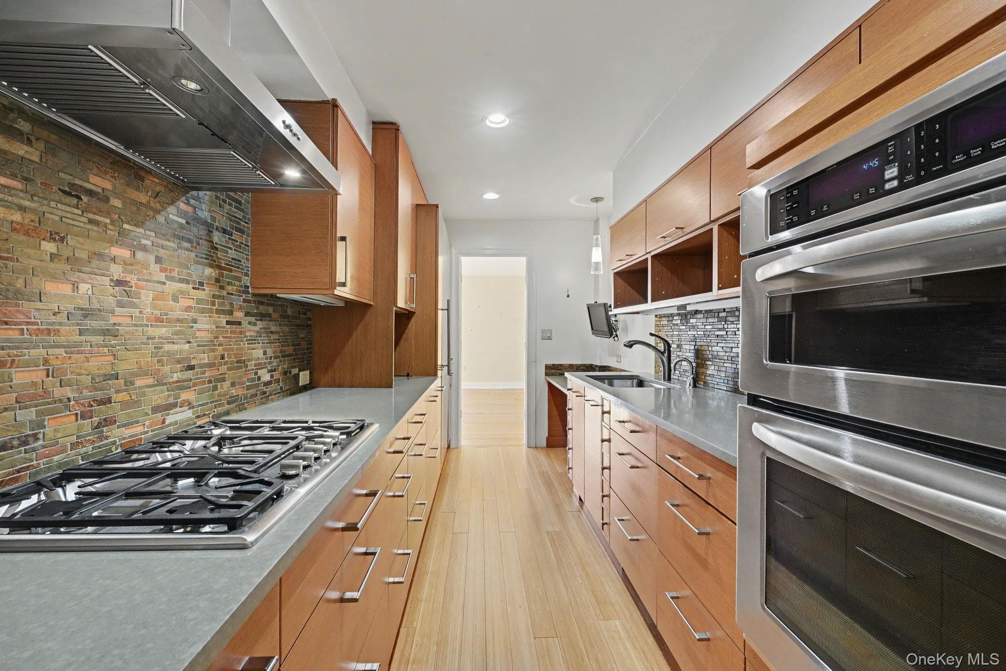 720 Milton Road Unit: N4E thumbnail 4