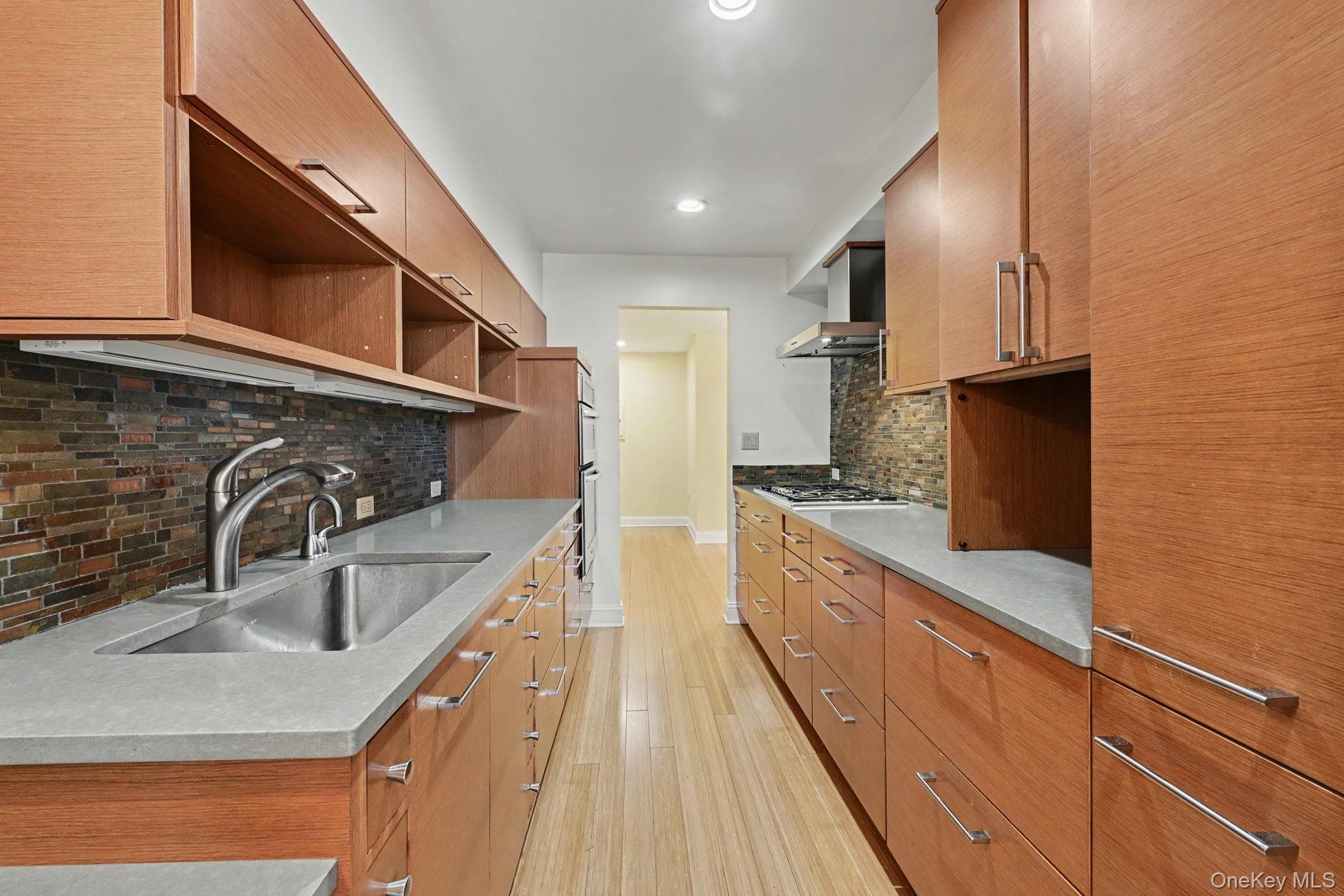 720 Milton Road Unit: N4E thumbnail 2