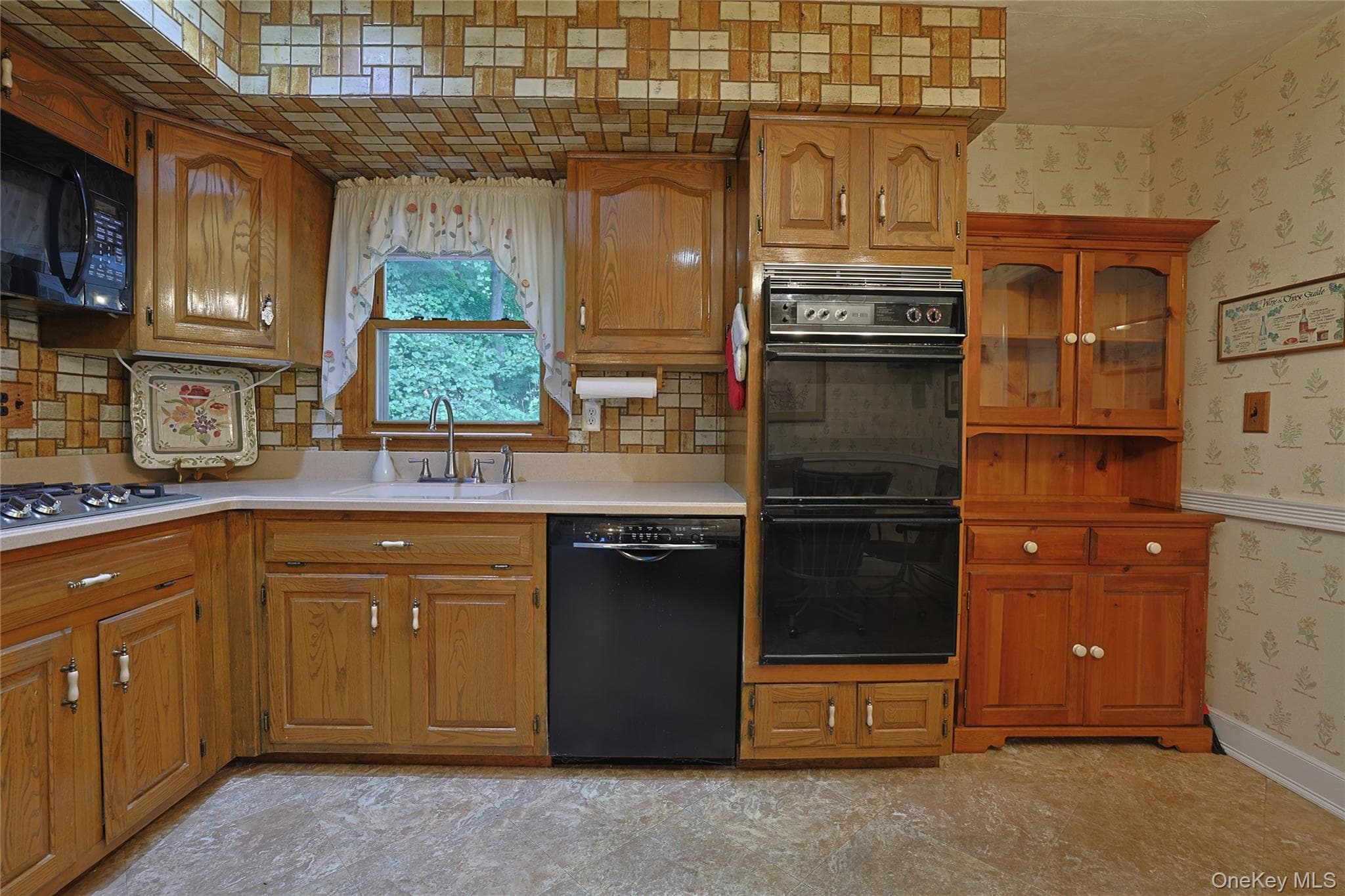 60 Gerardine Place thumbnail 12