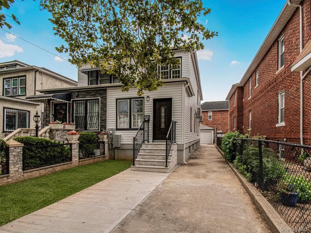 560 Linden Boulevard thumbnail 17