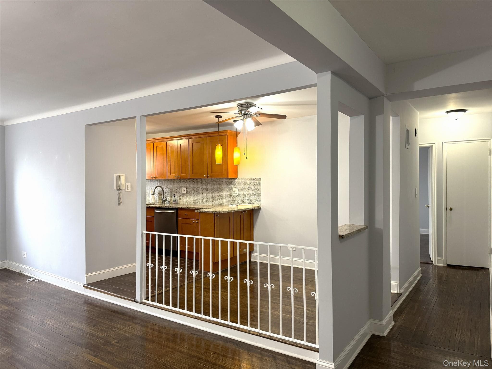 143-50 Hoover Ave Ave Unit: 204 thumbnail 4