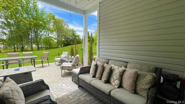 40 Greentree Court thumbnail 25