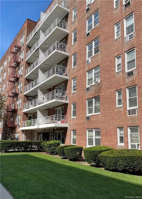 709 Warburton Avenue Unit: 7F photo 1