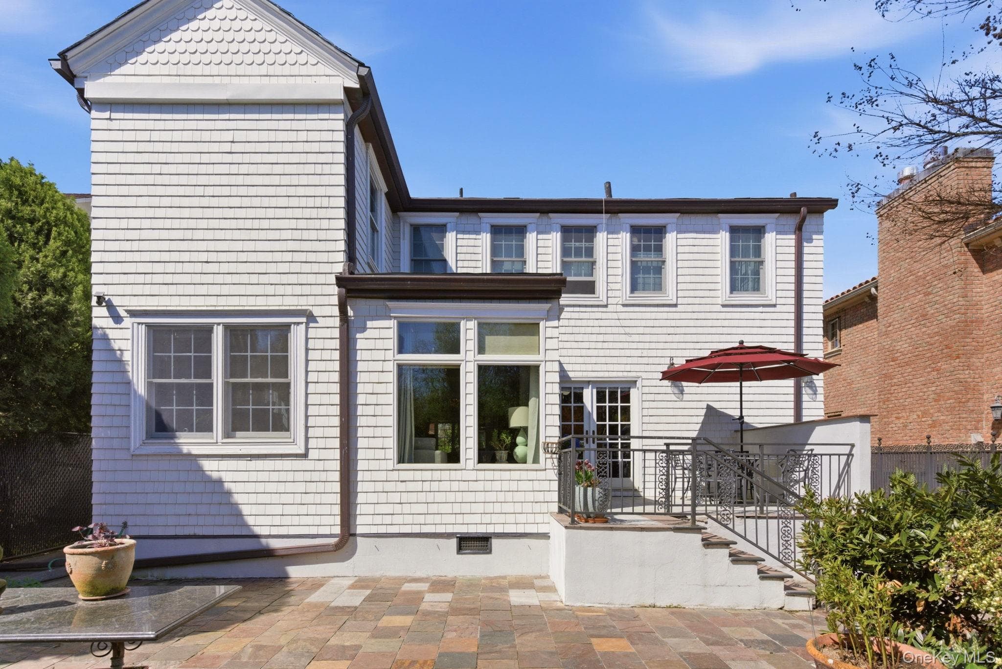 1421 Burton Street thumbnail 44