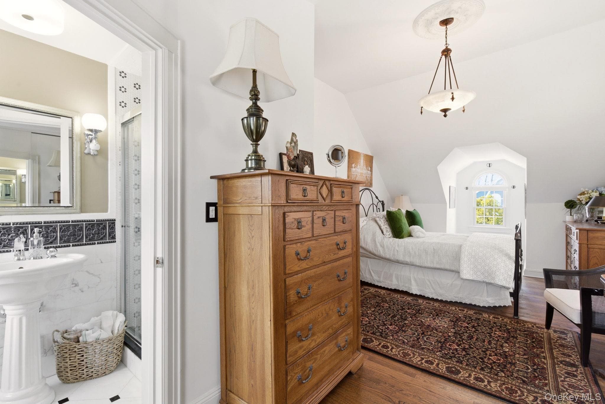 1421 Burton Street thumbnail 30