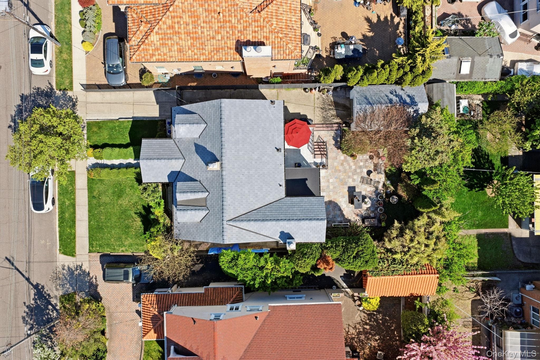 1421 Burton Street thumbnail 48