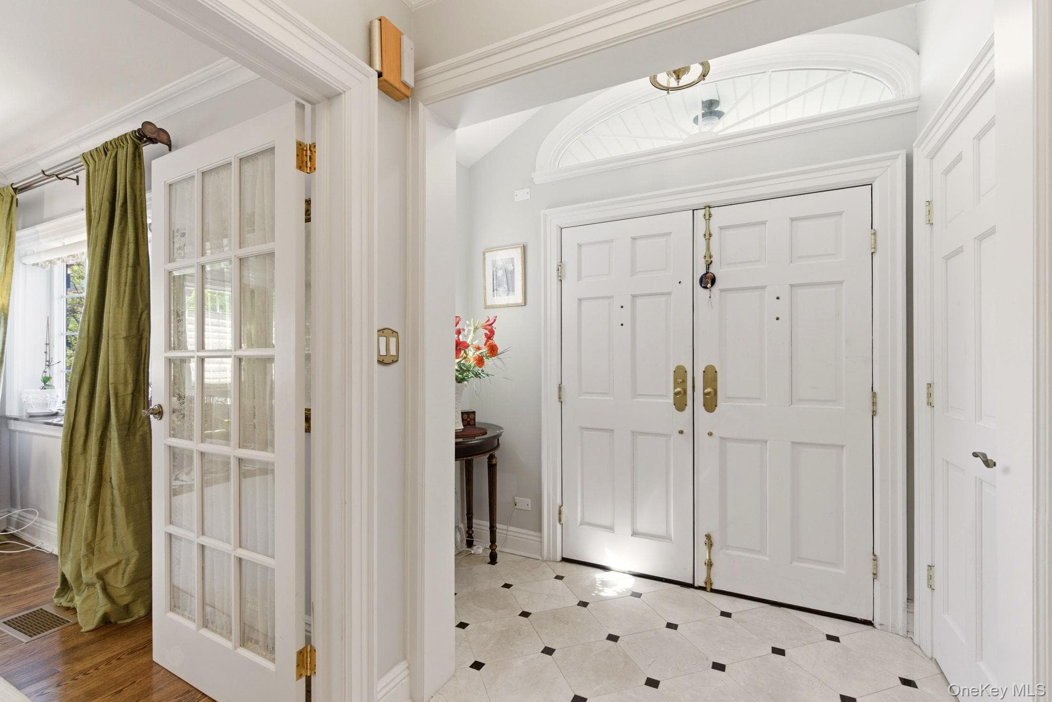 1421 Burton Street thumbnail 28