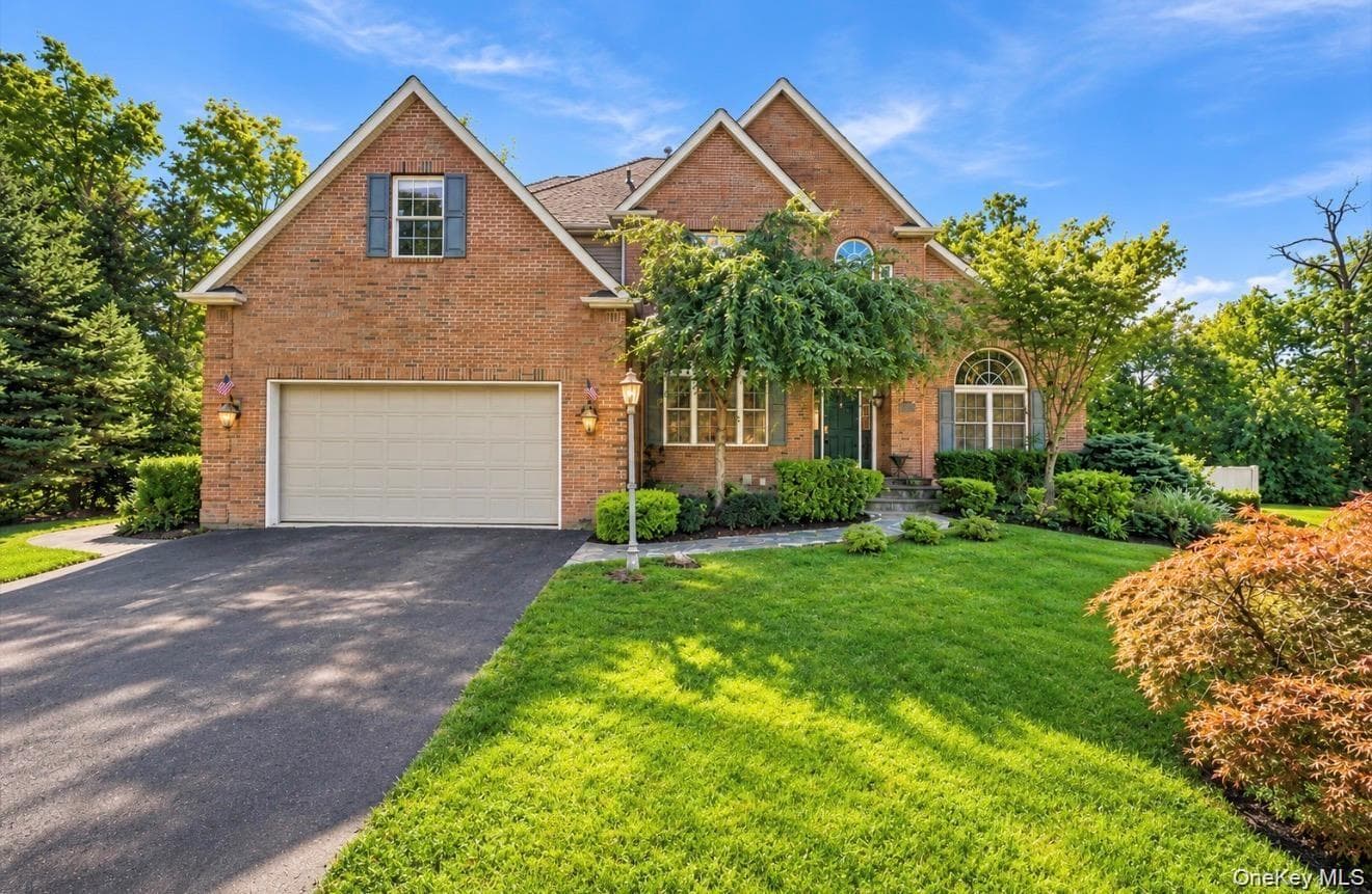 17 Arbor Court, Poughkeepsie