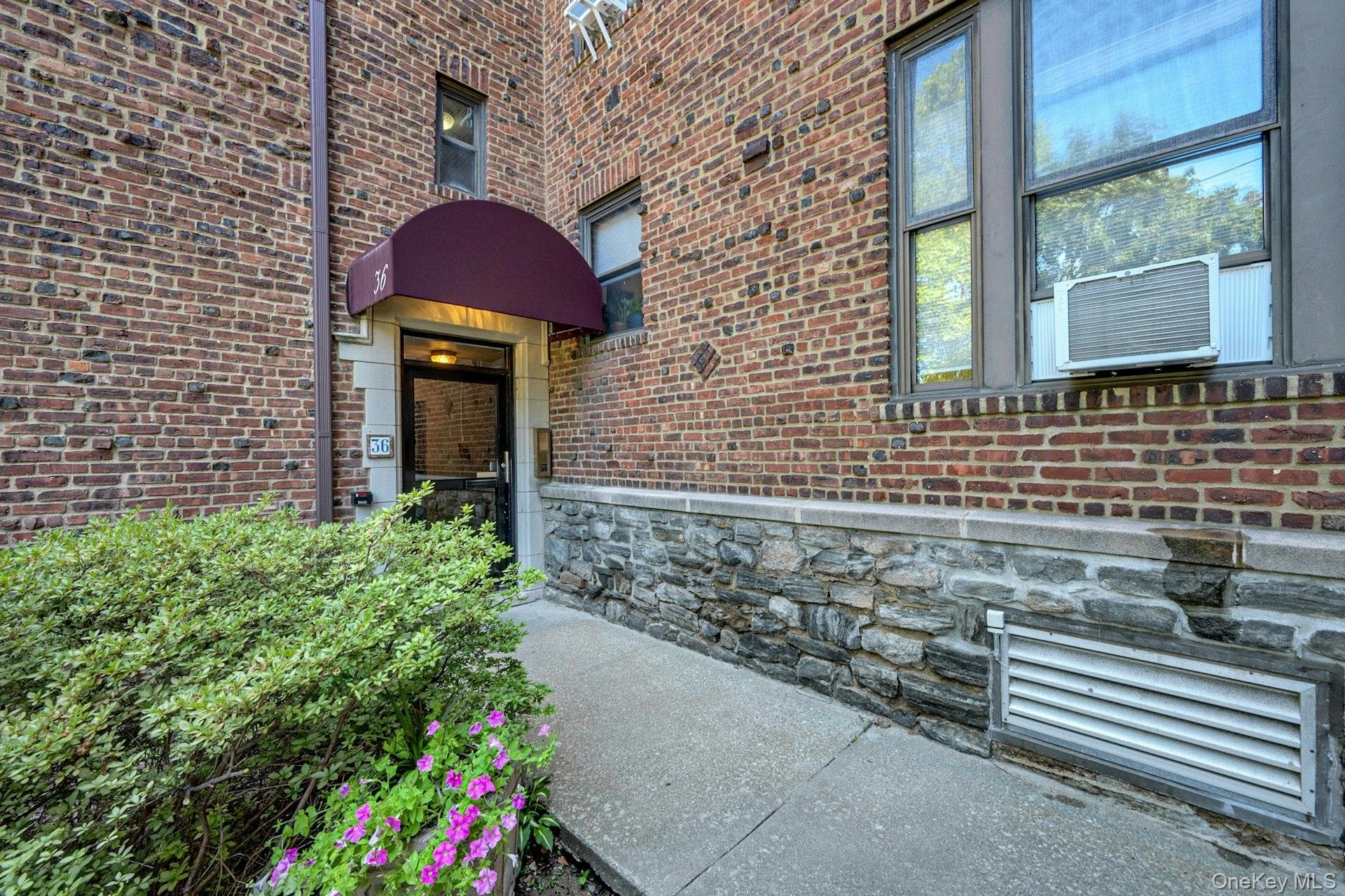 36 Westview Avenue Unit: 1B thumbnail 2