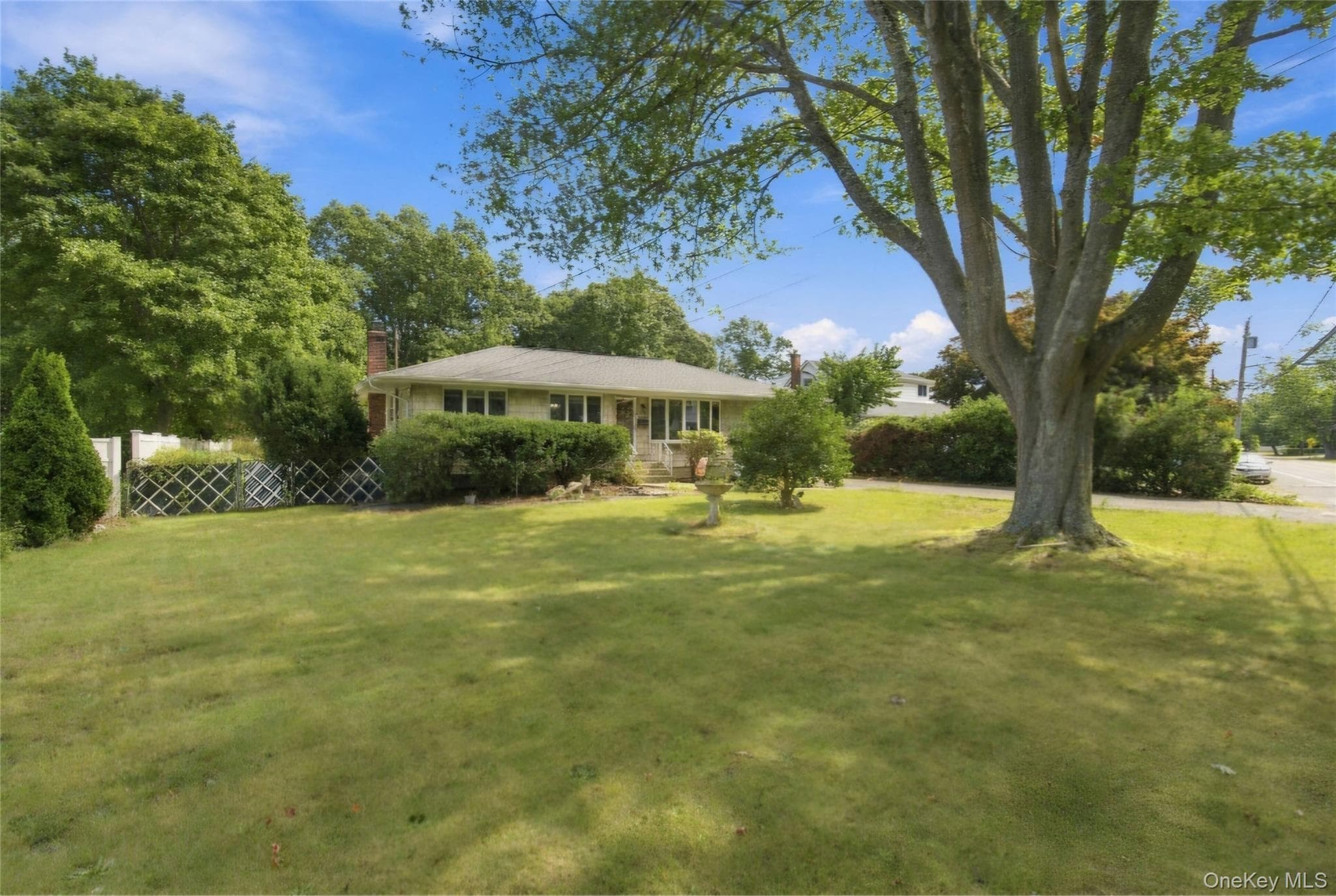 1024 Howells Road thumbnail 2