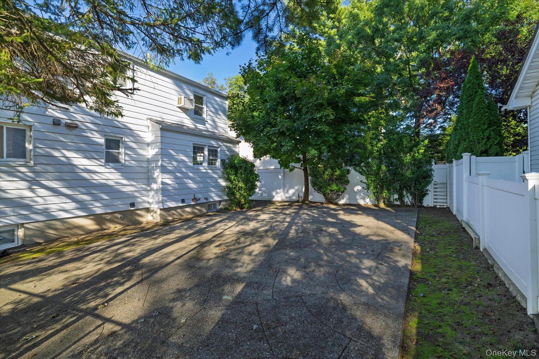 415 Whitehall Street thumbnail 23