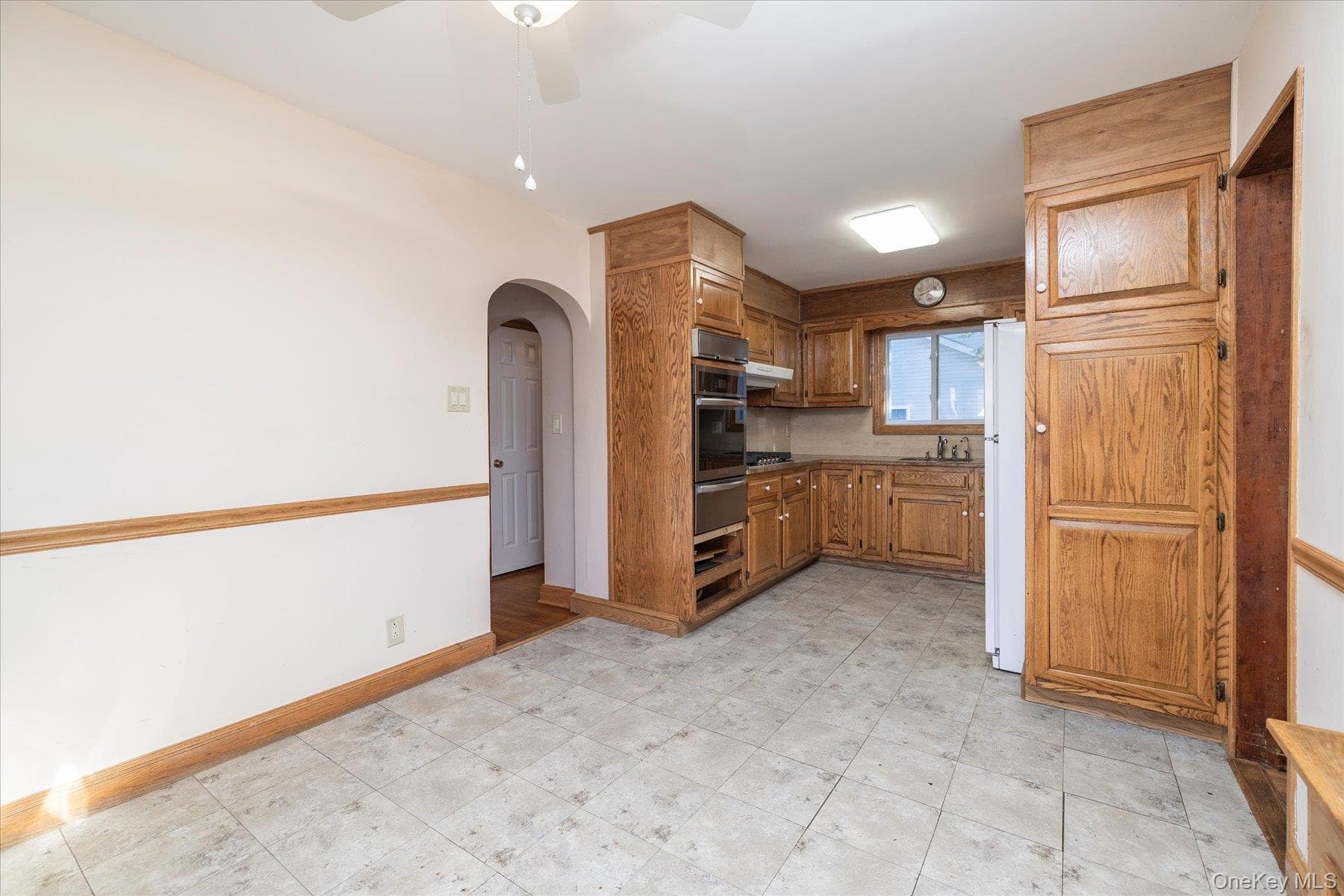 415 Whitehall Street thumbnail 9