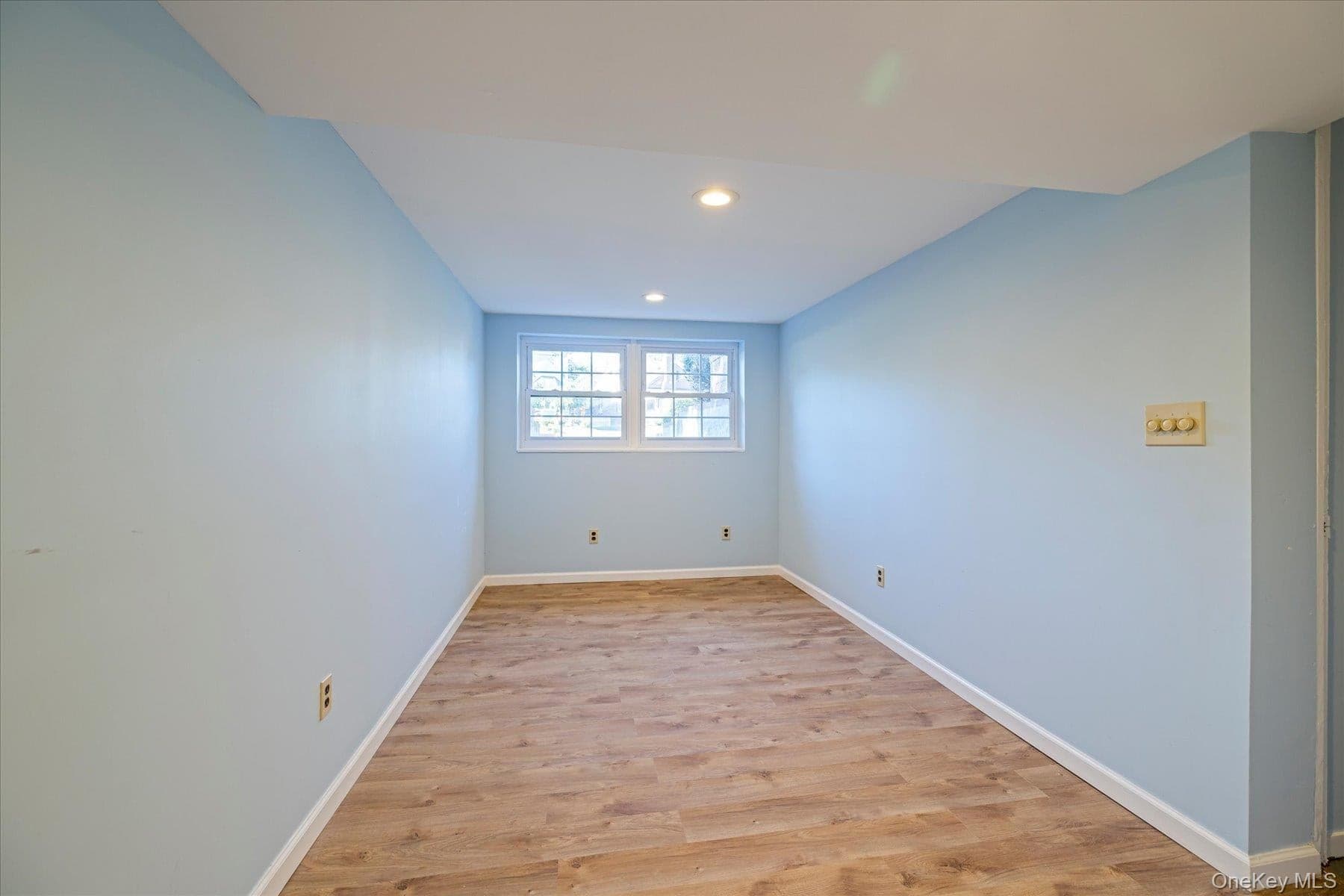 415 Whitehall Street thumbnail 16