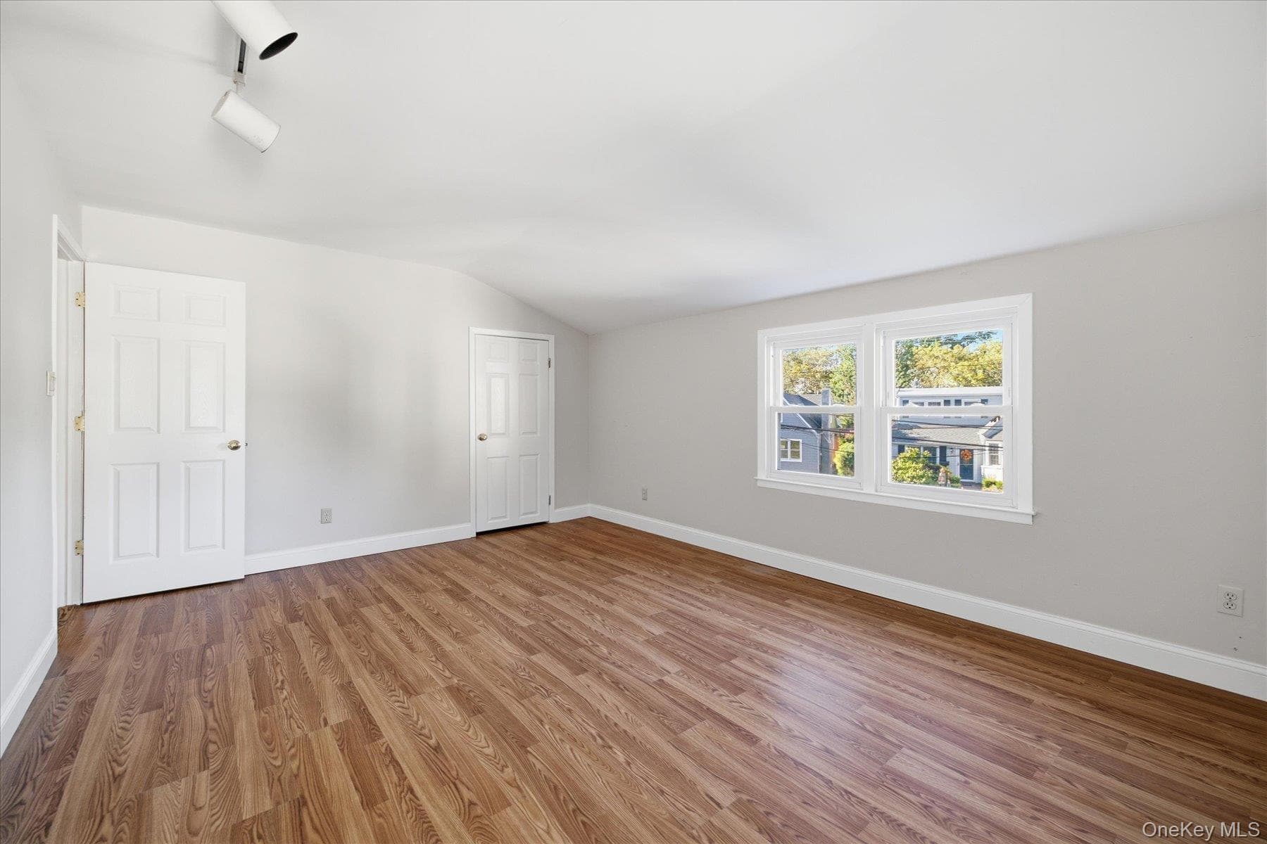 415 Whitehall Street thumbnail 19