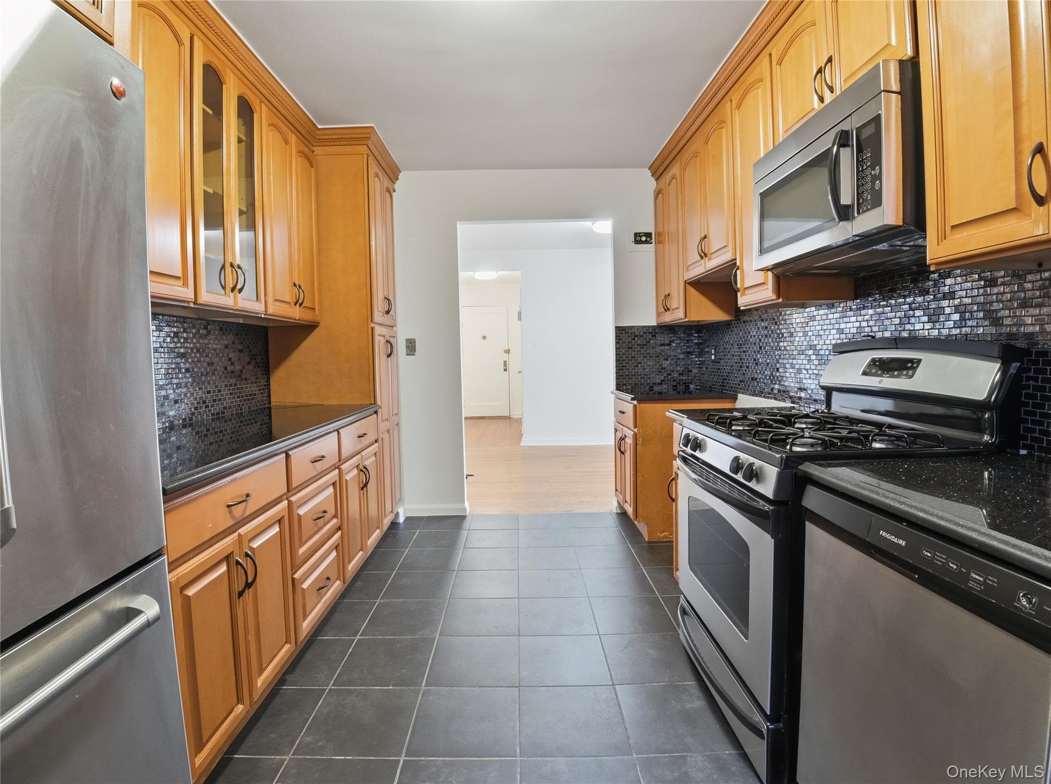 2090 Barnes Avenue Unit: 3G thumbnail 6